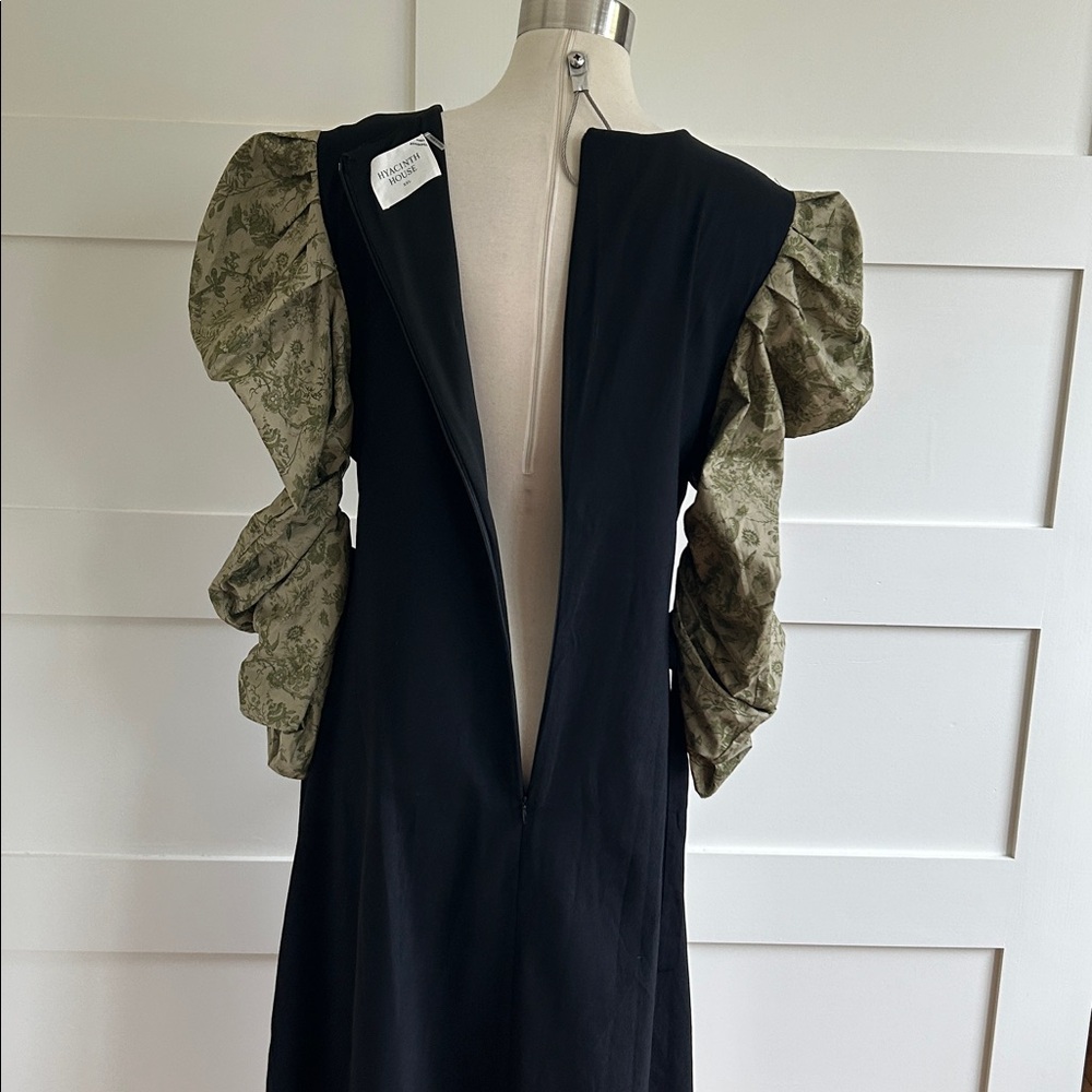Tuckernuck- Hyacinth House black Juliet maxi dress with gathered green sleeves - Picture 9 of 11